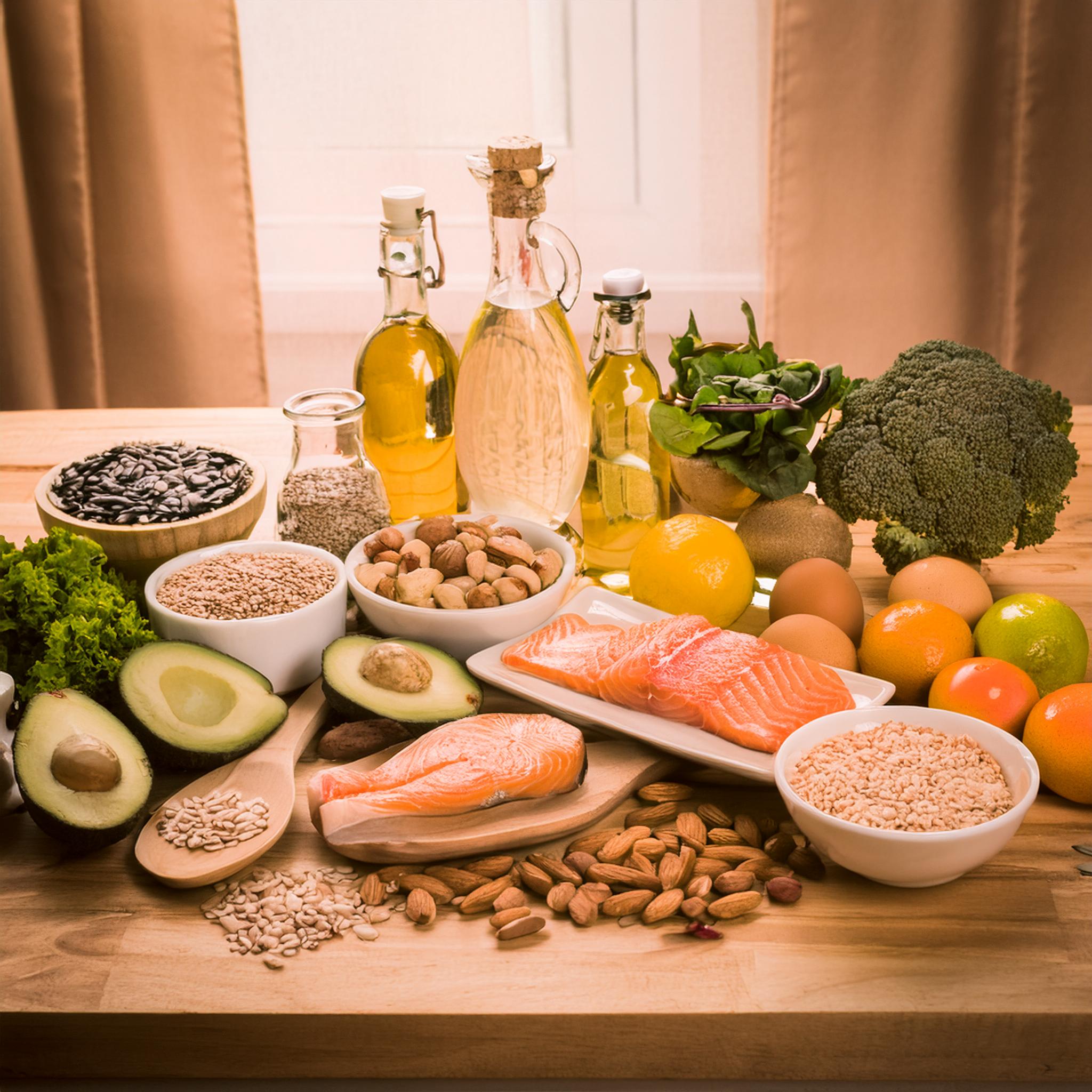 table remplie d'aliments représentant des omégas 3, 6 et 9